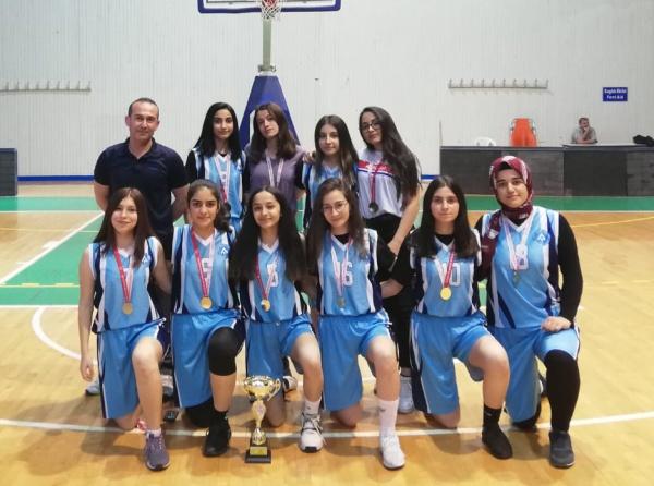 Basketbol Genç Kız B Kategorisi il Birincilerimiz